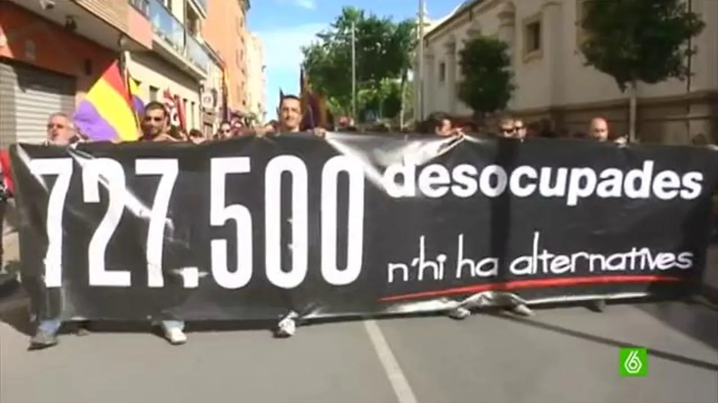 Medio millar de personas piden en Sagunto contratos públicos para los parados Medio millar de personas piden en Sagunto contratos públicos para los parados