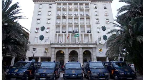 Edificio de la Audiencia de Sevilla. Edificio de la Audiencia de Sevilla.