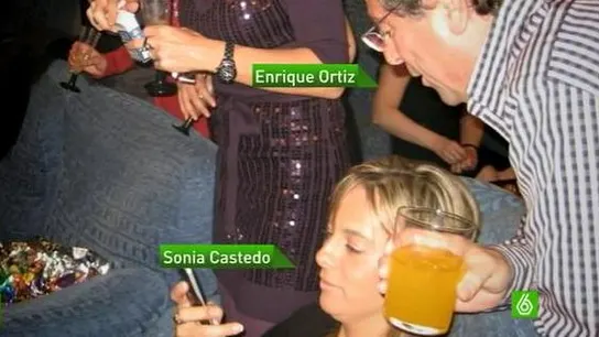 Sonia Castedo y Enrique Ortiz. Nochevieja 2009 Sonia Castedo y Enrique Ortiz. Nochevieja 2009