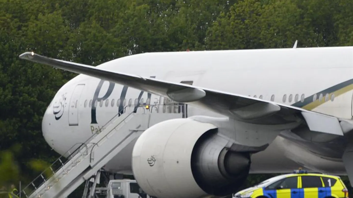 Avión de la compañía Pakistán Internacional Airlines Avión de la compañía Pakistán Internacional Airlines