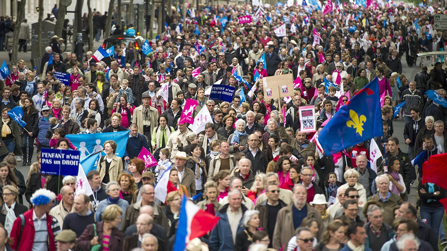 Centenares de manifestantes en contra del matrimonio homosexual Centenares de manifestantes en contra del matrimonio homosexual