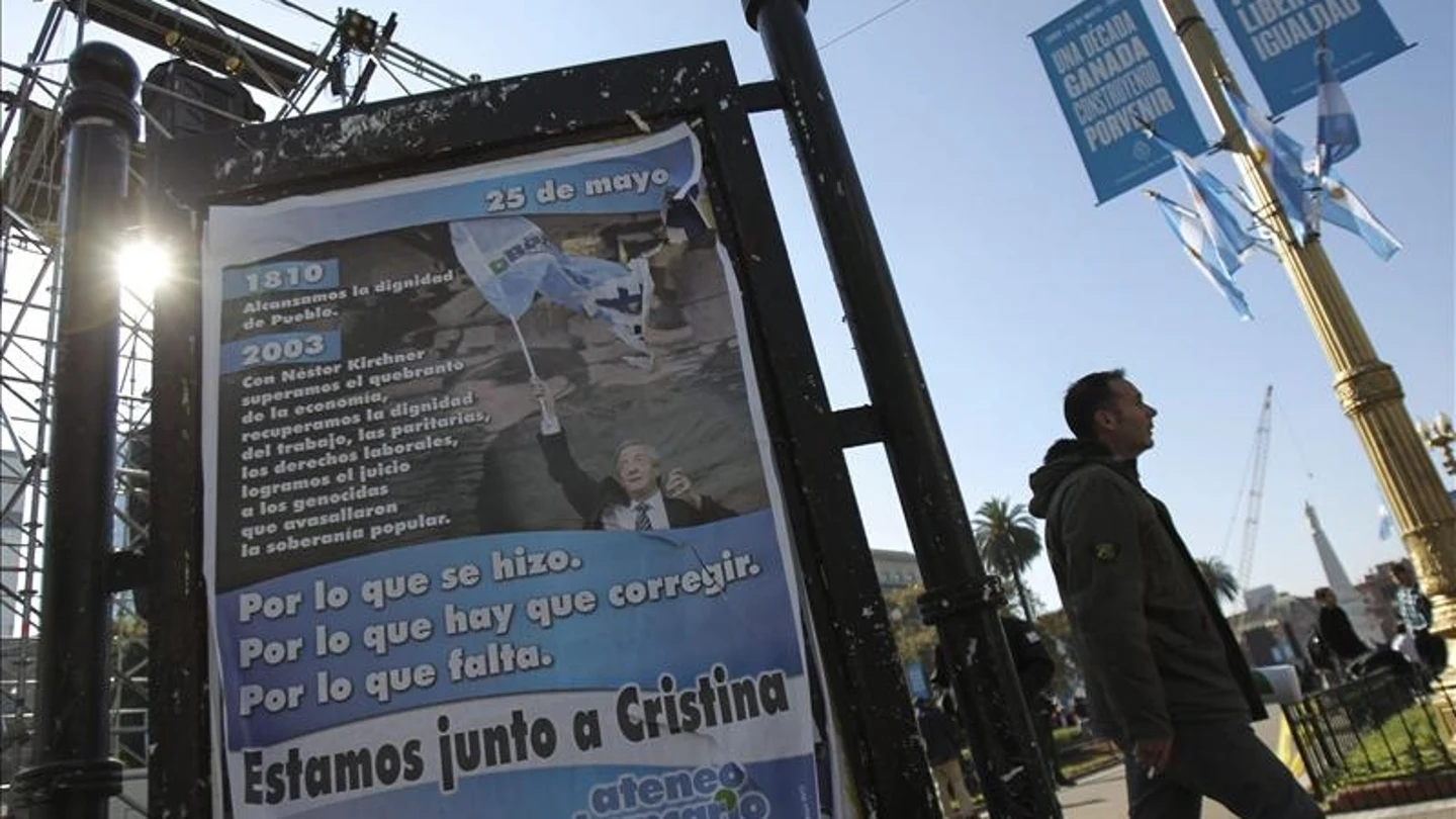 El oficialismo celebra los 10 años de la llegada de Kirchner al poder. El oficialismo celebra los 10 años de la llegada de Kirchner al poder.