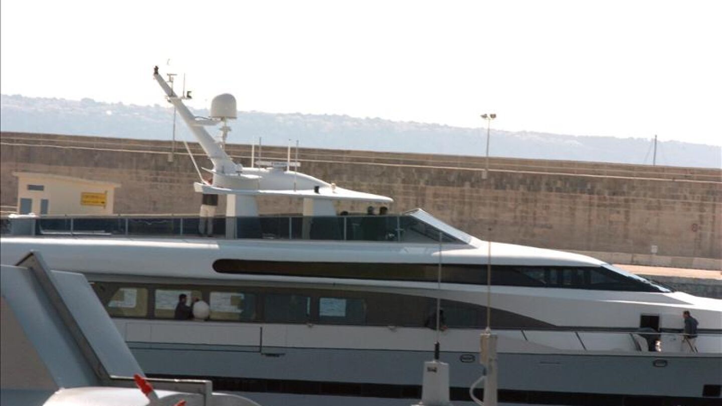 El 'Fortuna' atracado en el puerto de Palma de Mallorca