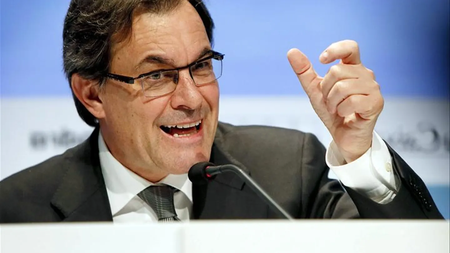 Artur Mas responde a la oposición en el Parlament Artur Mas responde a la oposición en el Parlament