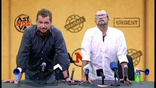 Rueda de prensa con los chicos de La Parroquia del Monaguillo Rueda de prensa con los chicos de La Parroquia del Monaguillo