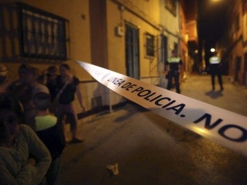 Cordón policial en las inmediaciones del domicilio Cordón policial en las inmediaciones del domicilio
