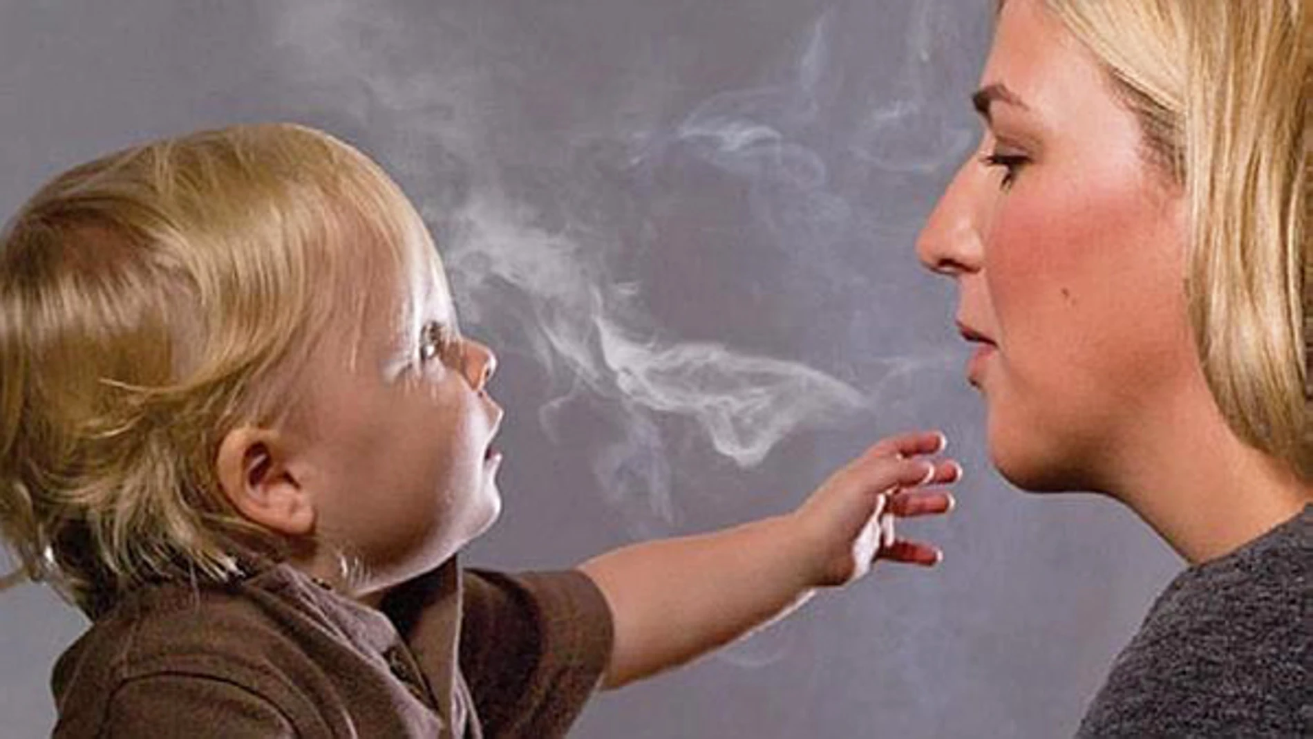Los niños, los más vulnerables ante el humo del tabaco.