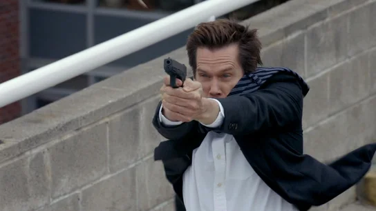 Carrol escapa en helicóptero mientras Ryan dispara Carrol escapa en helicóptero mientras Ryan dispara