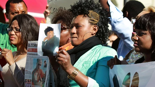 Amigos y compatriotas de Ada, la mujer nigeriana agredida Amigos y compatriotas de Ada, la mujer nigeriana agredida