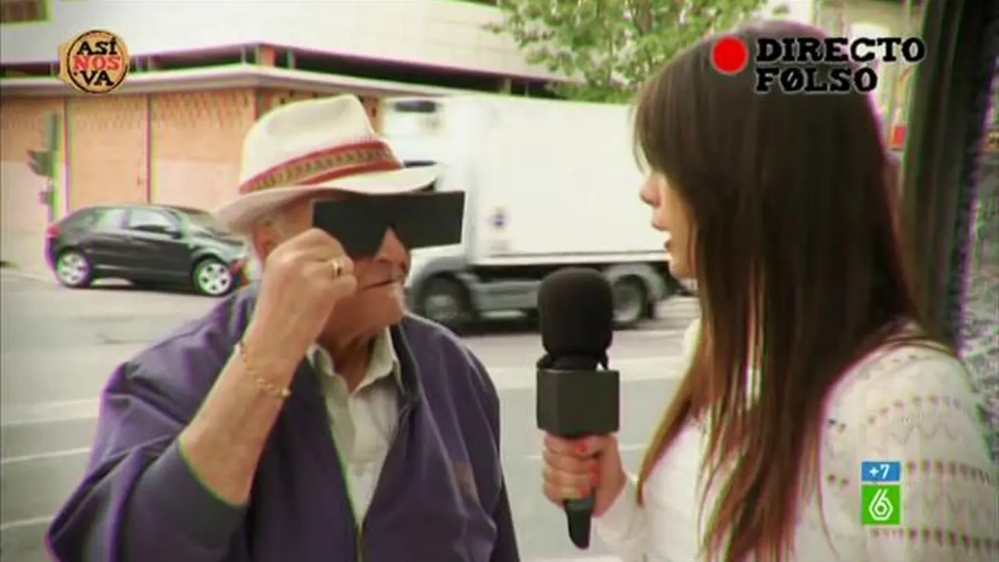 "Me pongo una máscara como la que llevo y nadie me ve" "Me pongo una máscara como la que llevo y nadie me ve"