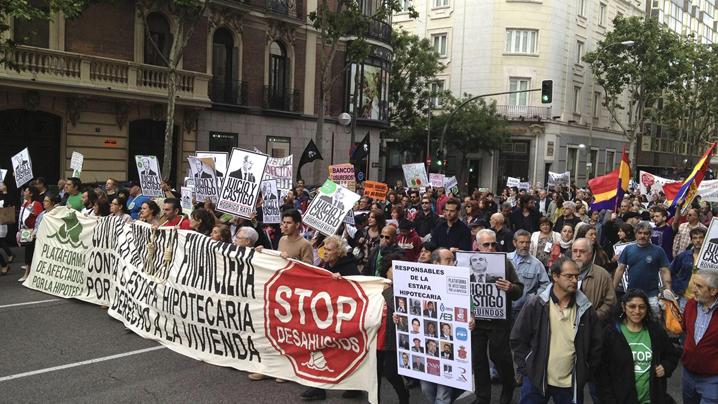 La PAH pide 'Justicia y Castigo' para los "culpables de la estafa hipotecaria" La PAH pide 'Justicia y Castigo' para los "culpables de la estafa hipotecaria"