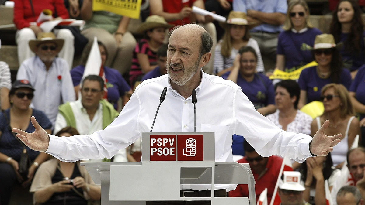 Alfredo Pérez Rubalcaba en la Fiesta de la rosa