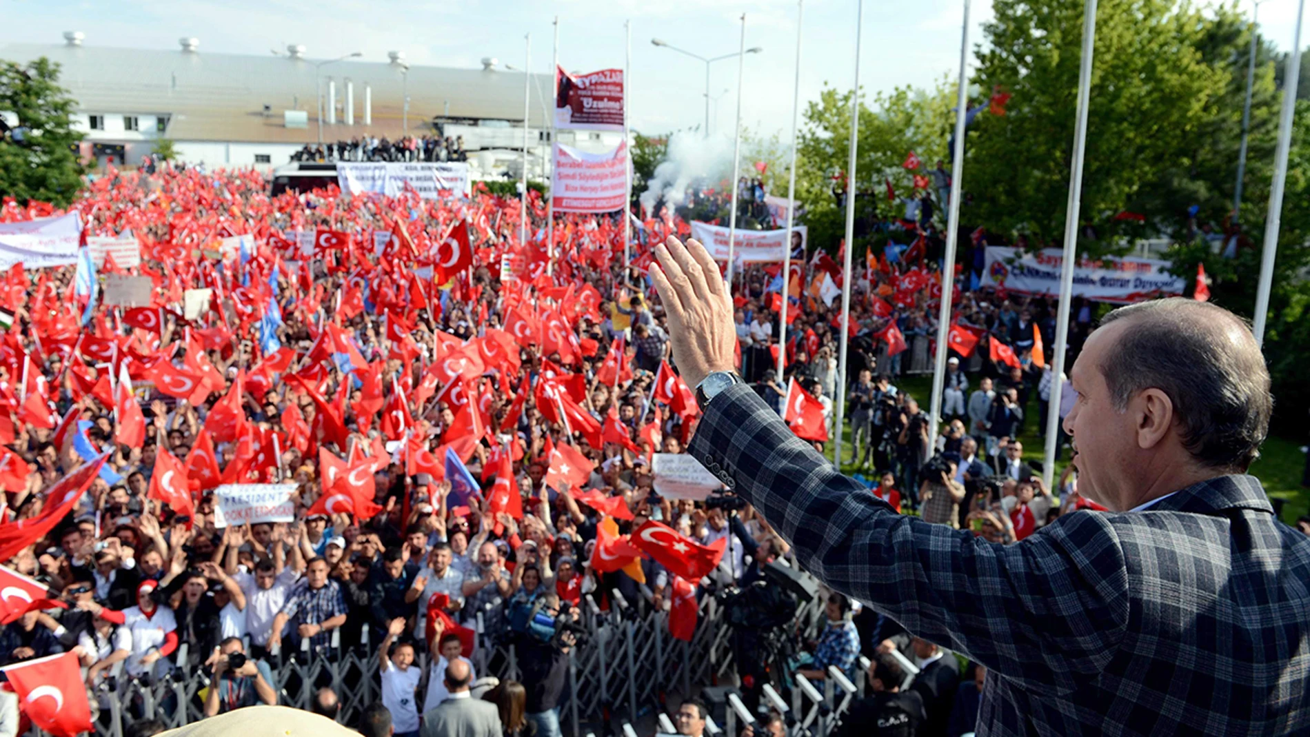 Erdogan: "No me dejaré intimidar por unos cuantos saqueadores"