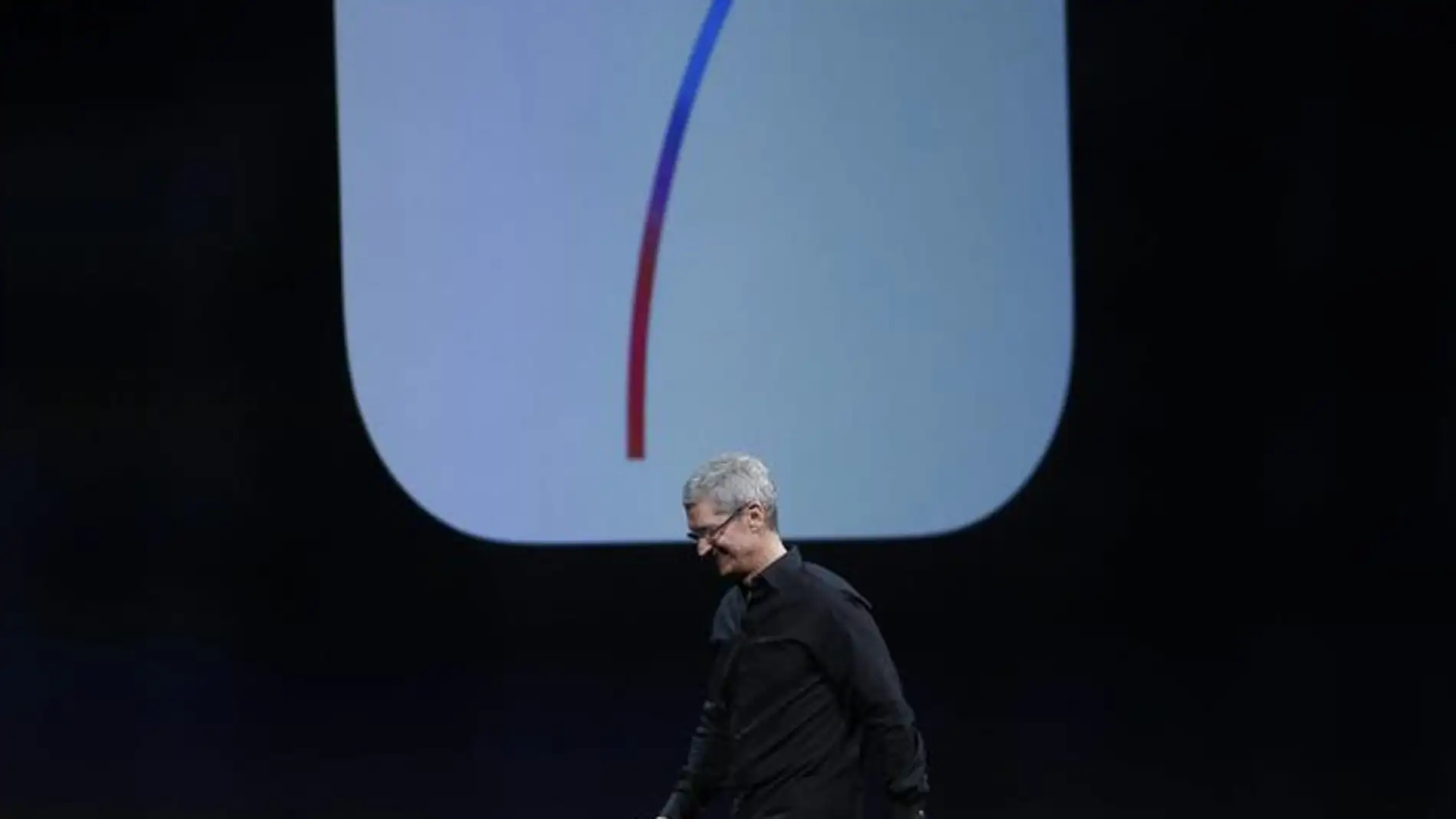  El director ejecutivo de Apple, Tim Cook, presenta el nuevo iOS 7 