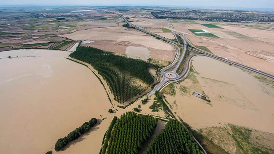 Desbordamiento del río Ebro a su paso por Tudela, Navarra Desbordamiento del río Ebro a su paso por Tudela, Navarra