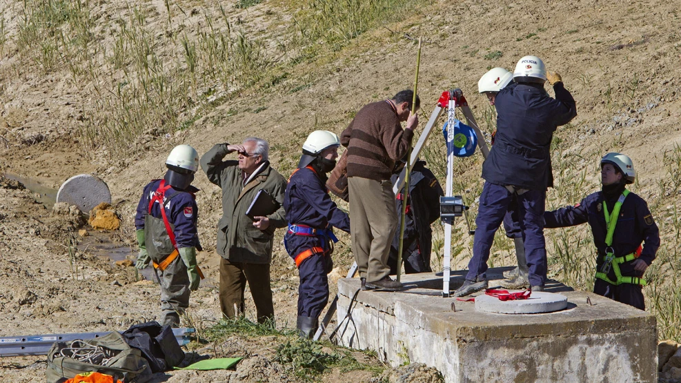 Operarios trabajando en la búsqueda del cuerpo de Marta del Castillo