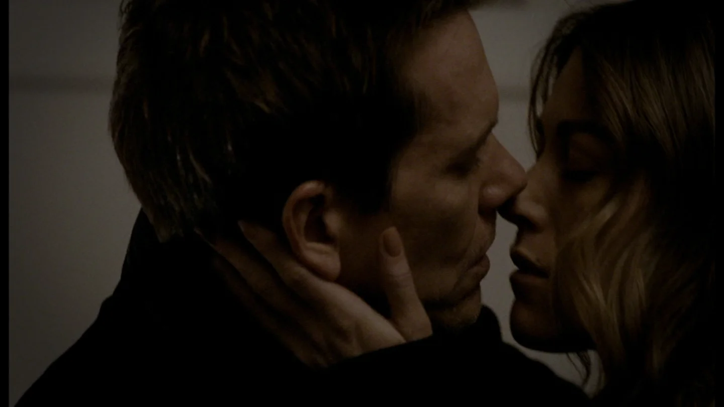 Claire y Ryan se besan Claire y Ryan se besan