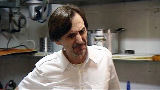 Luismi, tras resbalar en la cocina de El Parador Luismi, tras resbalar en la cocina de El Parador