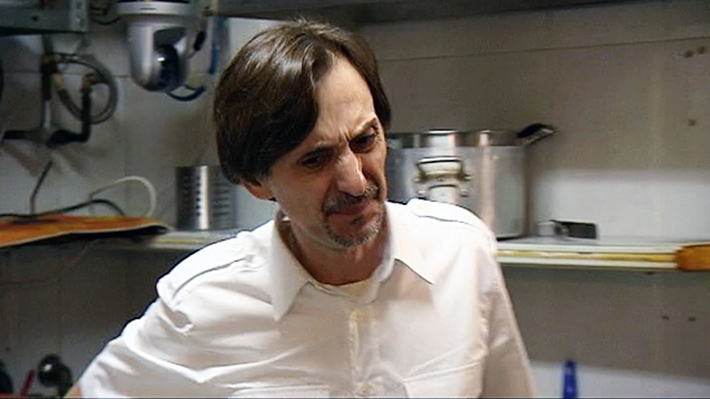 Luismi, tras resbalar en la cocina de El Parador Luismi, tras resbalar en la cocina de El Parador