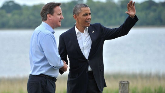 Obama junto a Cameron en la cumbre del G8