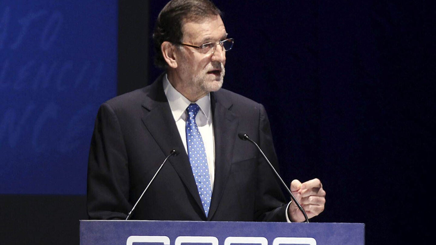 Rajoy asegura que seguir&aacute; con las reformas porque "se est&aacute; en el buen camino"