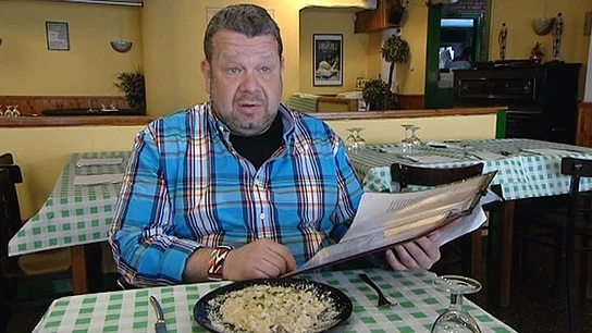 Chicote echa un vistazo a la carta Chicote echa un vistazo a la carta