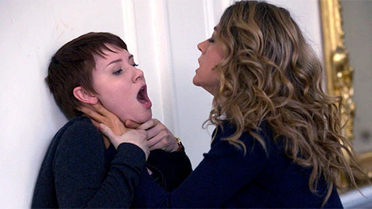 Claire Matthews amenaza a Emma Claire Matthews amenaza a Emma