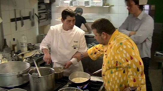 Chicote se cabrea con la forma de cocinar de Giuliano Chicote se cabrea con la forma de cocinar de Giuliano
