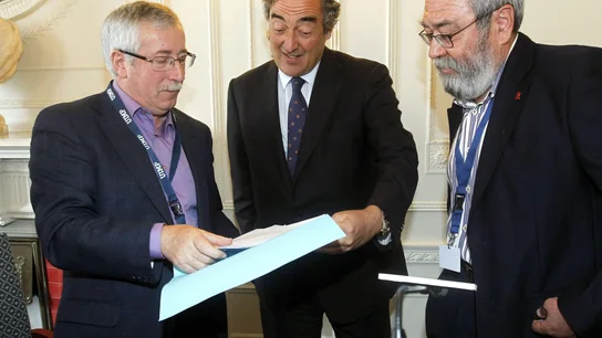 Juan Rosell junto a Ignacio Fernández Toxo y Candido Méndez tras el seminario Juan Rosell junto a Ignacio Fernández Toxo y Candido Méndez tras el seminario