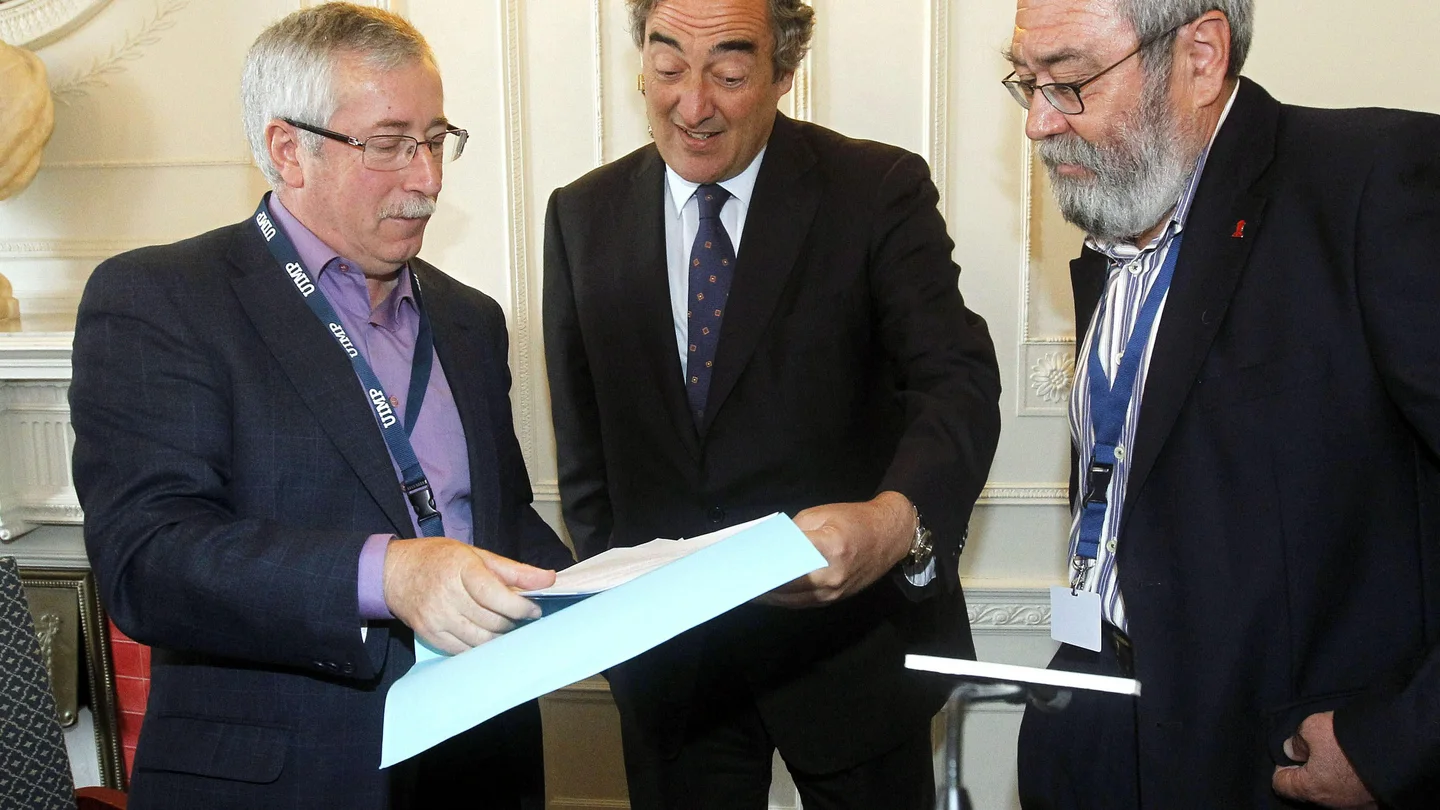 Juan Rosell junto a Ignacio Fernández Toxo y Candido Méndez tras el seminario Juan Rosell junto a Ignacio Fernández Toxo y Candido Méndez tras el seminario