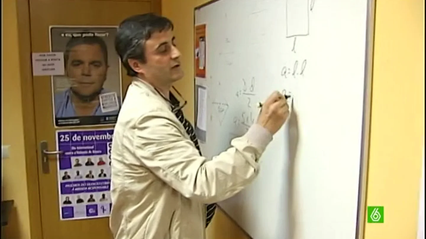 Los concejales ofrecen clases particulares a los niños gratis a causa de los recortes Los concejales ofrecen clases particulares a los niños gratis a causa de los recortes