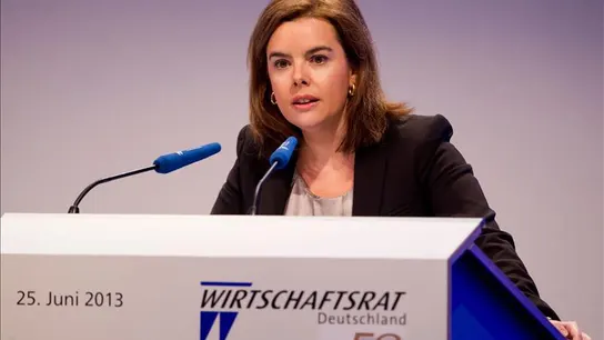 La vicepresidenta del Gobierno español, Soraya Sáenz de Santamaría, pronunciando un discurso en Berlín La vicepresidenta del Gobierno español, Soraya Sáenz de Santamaría, pronunciando un discurso en Berlín