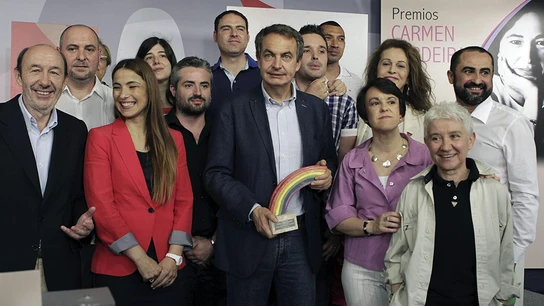 El PSOE premia a Zapatero por su lucha por la igualdad y la defensa de los derechos civiles El PSOE premia a Zapatero por su lucha por la igualdad y la defensa de los derechos civiles