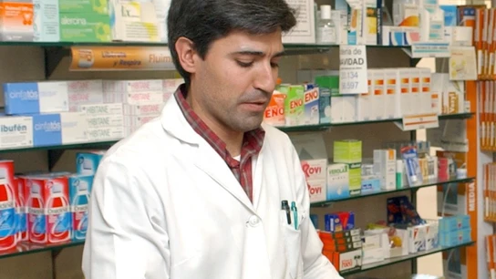 Farmacéutico en una imagen de archivo Farmacéutico en una imagen de archivo