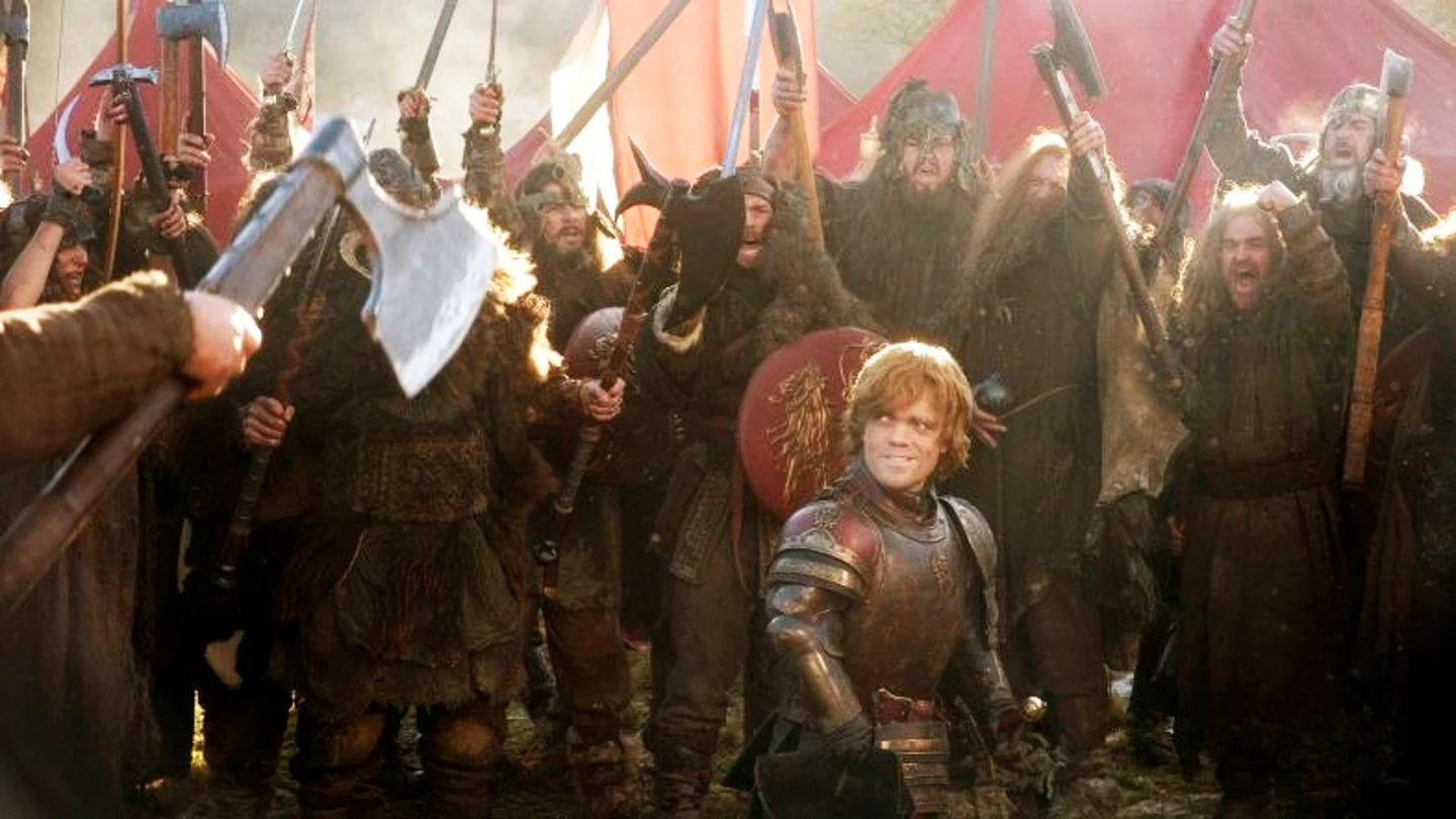 Tyrion Lannister, rodeado de su ejército Tyrion Lannister, rodeado de su ejército