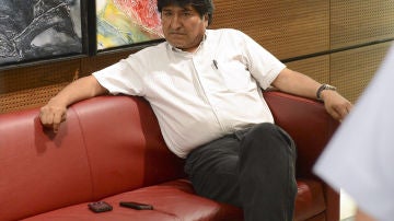 Evo Morales espera el permiso para salir de Viena