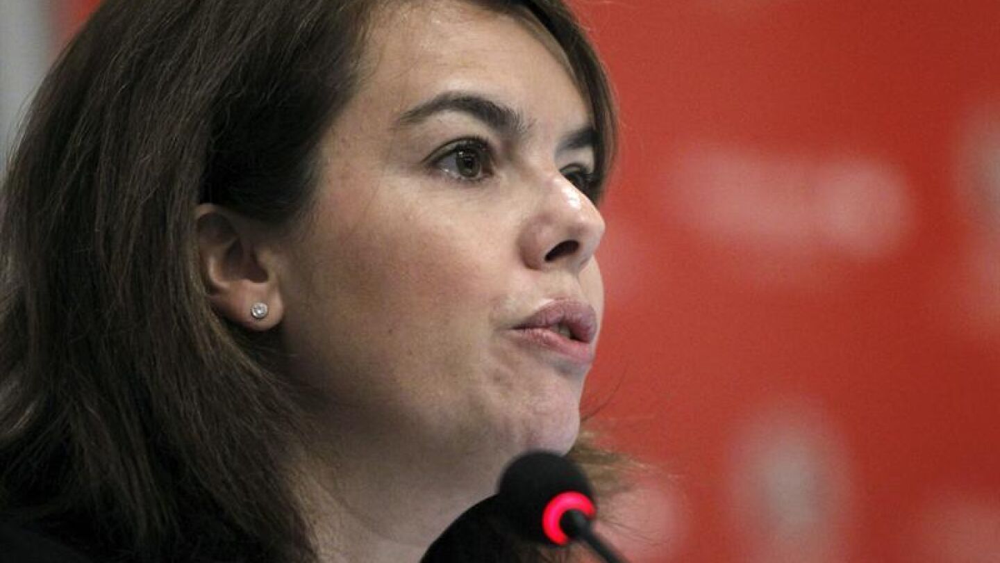 Soraya S&aacute;enz de Santamar&iacute;a durante una conferencia