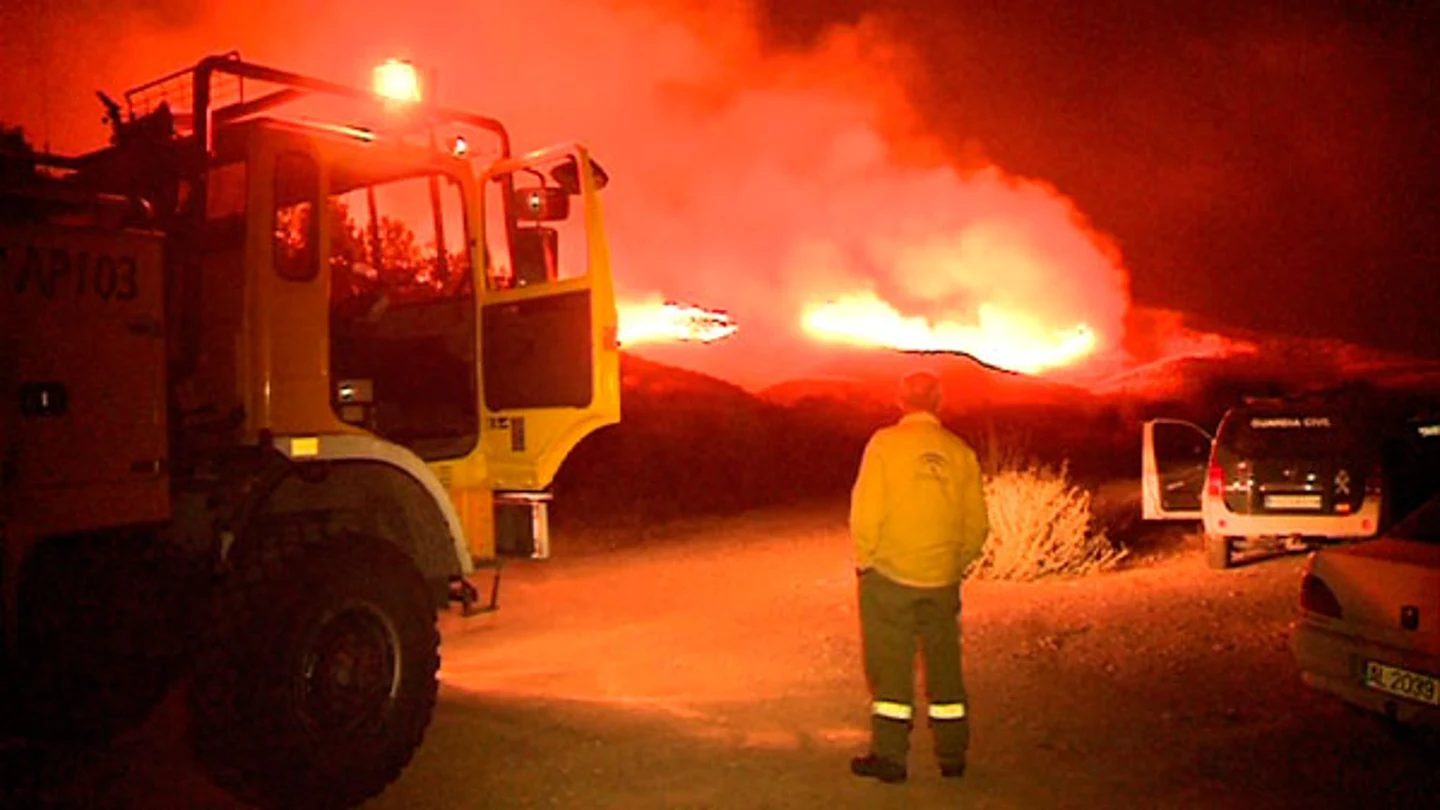 Una tormenta eléctrica causa tres incendios en Almería Una tormenta eléctrica causa tres incendios en Almería