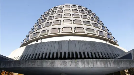 Fachada del edificio del Tribunal Constitucional en Madrid Fachada del edificio del Tribunal Constitucional en Madrid