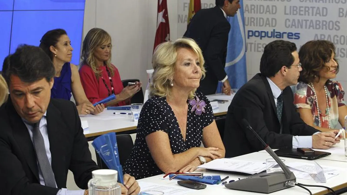 Esperanza Aguirre con Ignacio González y el resto de dirigentes del PP de Madrid Esperanza Aguirre con Ignacio González y el resto de dirigentes del PP de Madrid