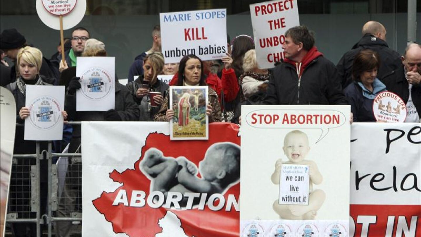 Concentraci&oacute;n antiabortiva en Belfast, Irlanda del Norte. 