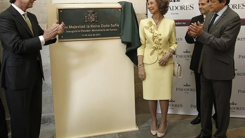 La reina inaugura el Parador de Corias