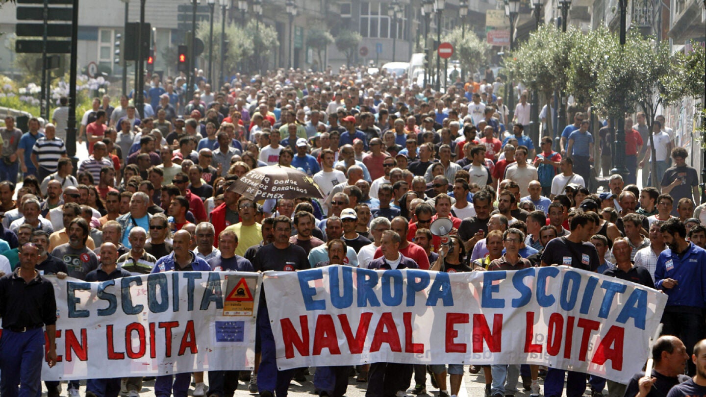 M&aacute;s de 2.000 personas durante una jornada de paro en Vigo convocada a nivel nacional en los astilleros. 