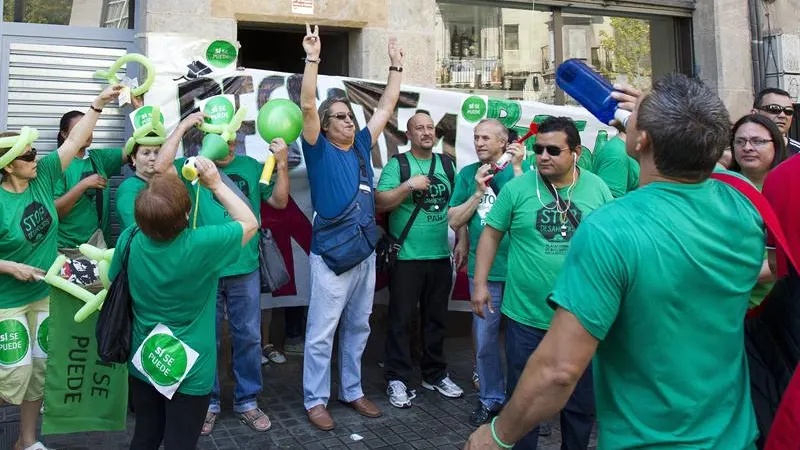 Miembros de la PAH ocupan un edificio en Barcelona