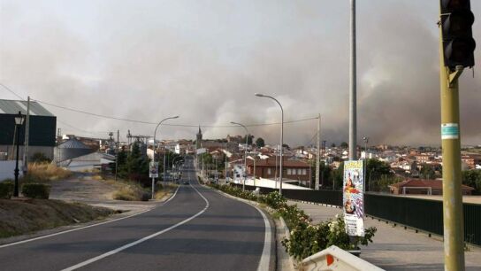 Humo procedente del incendio de Almorox