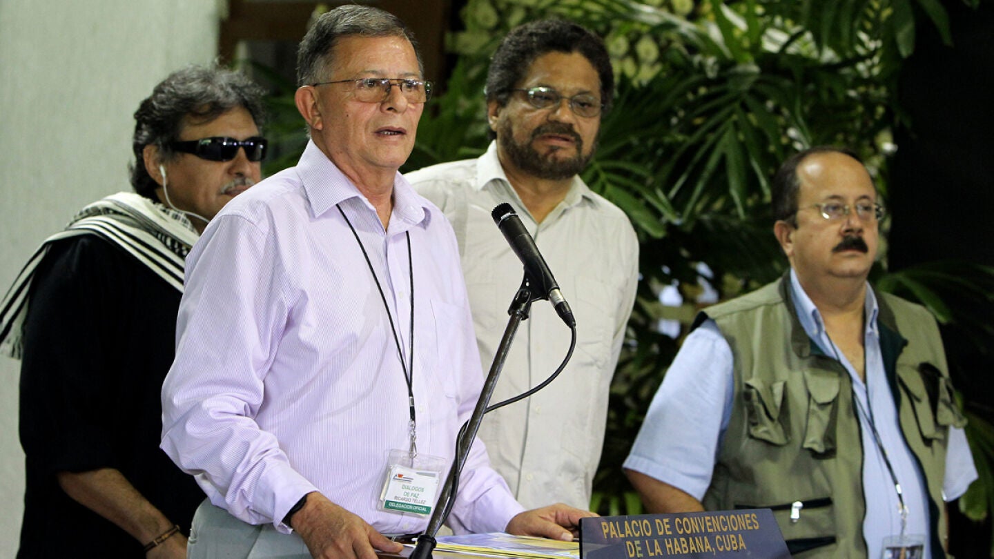 El integrante de las Fuerzas Armadas Revolucionarias de Colombia (FARC), Ricardo T&eacute;llez en una rueda de prensa en La Habanna