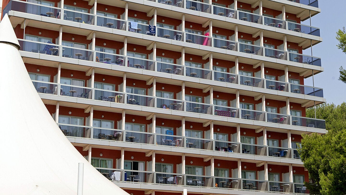 Fachada del hotel Obelisco de la Playa de Palma