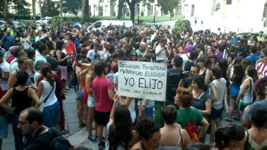 Escrache feminista contra la exclusi&oacute;n en la reproducci&oacute;n asistida