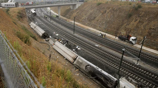 El tren que ha descarrilado en Santiago de Compostela. El tren que ha descarrilado en Santiago de Compostela.