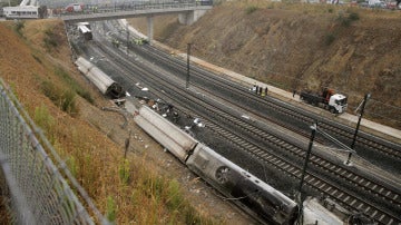 El tren que ha descarrilado en Santiago de Compostela.